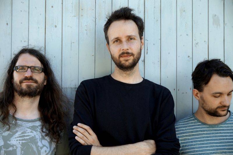 RECENZE: Experimentující Květy na nové desce baví i po půl osmé