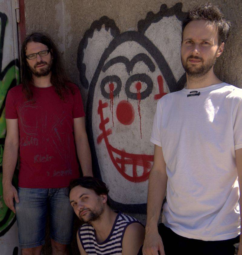 RECENZE: Experimentující Květy na nové desce baví i po půl osmé