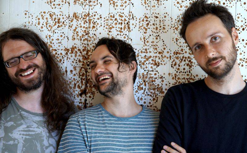 RECENZE: Experimentující Květy na nové desce baví i po půl osmé