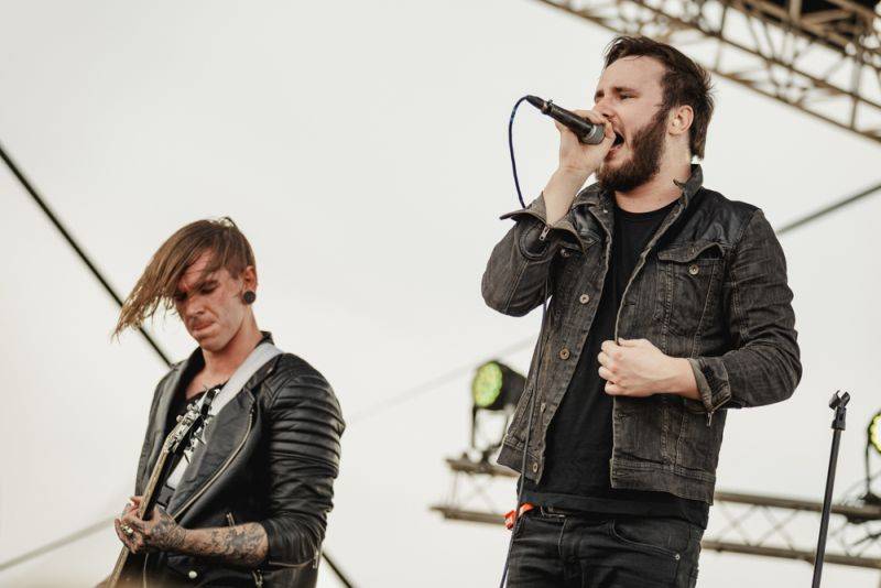 Nova Rock, den třetí - metalcorové hody se Sleeping With Sirens, objev Moose Blood a spojení Prophets Of Rage se System Of A Down