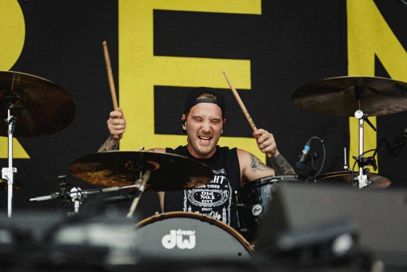 Nova Rock, den třetí - metalcorové hody se Sleeping With Sirens, objev Moose Blood a spojení Prophets Of Rage se System Of A Down