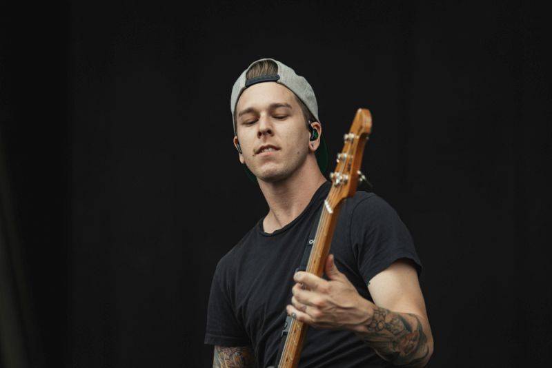 Nova Rock, den třetí - metalcorové hody se Sleeping With Sirens, objev Moose Blood a spojení Prophets Of Rage se System Of A Down