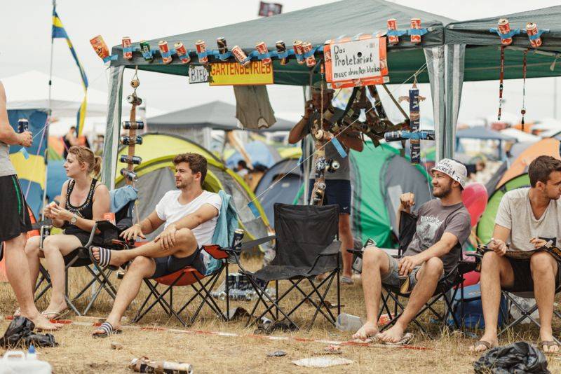 Nova Rock, den třetí - metalcorové hody se Sleeping With Sirens, objev Moose Blood a spojení Prophets Of Rage se System Of A Down