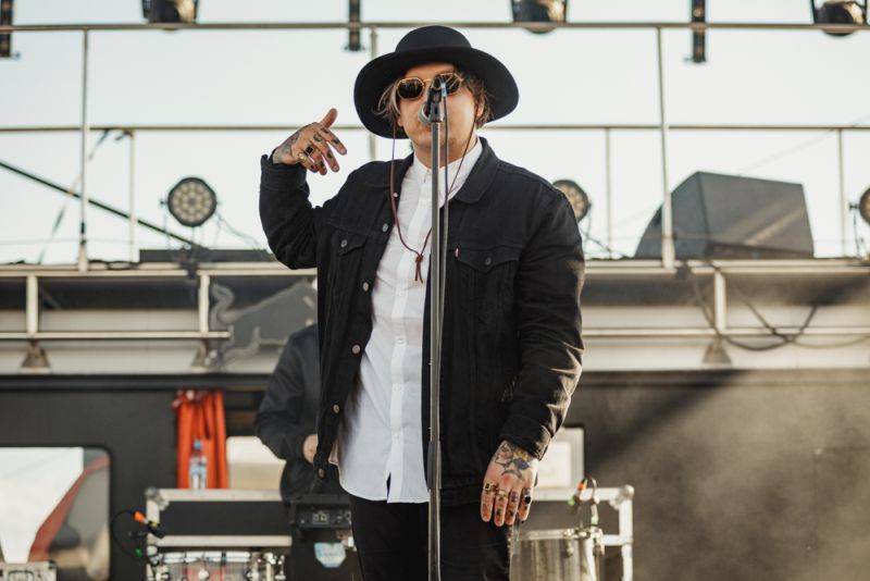 Nova Rock, den třetí - metalcorové hody se Sleeping With Sirens, objev Moose Blood a spojení Prophets Of Rage se System Of A Down