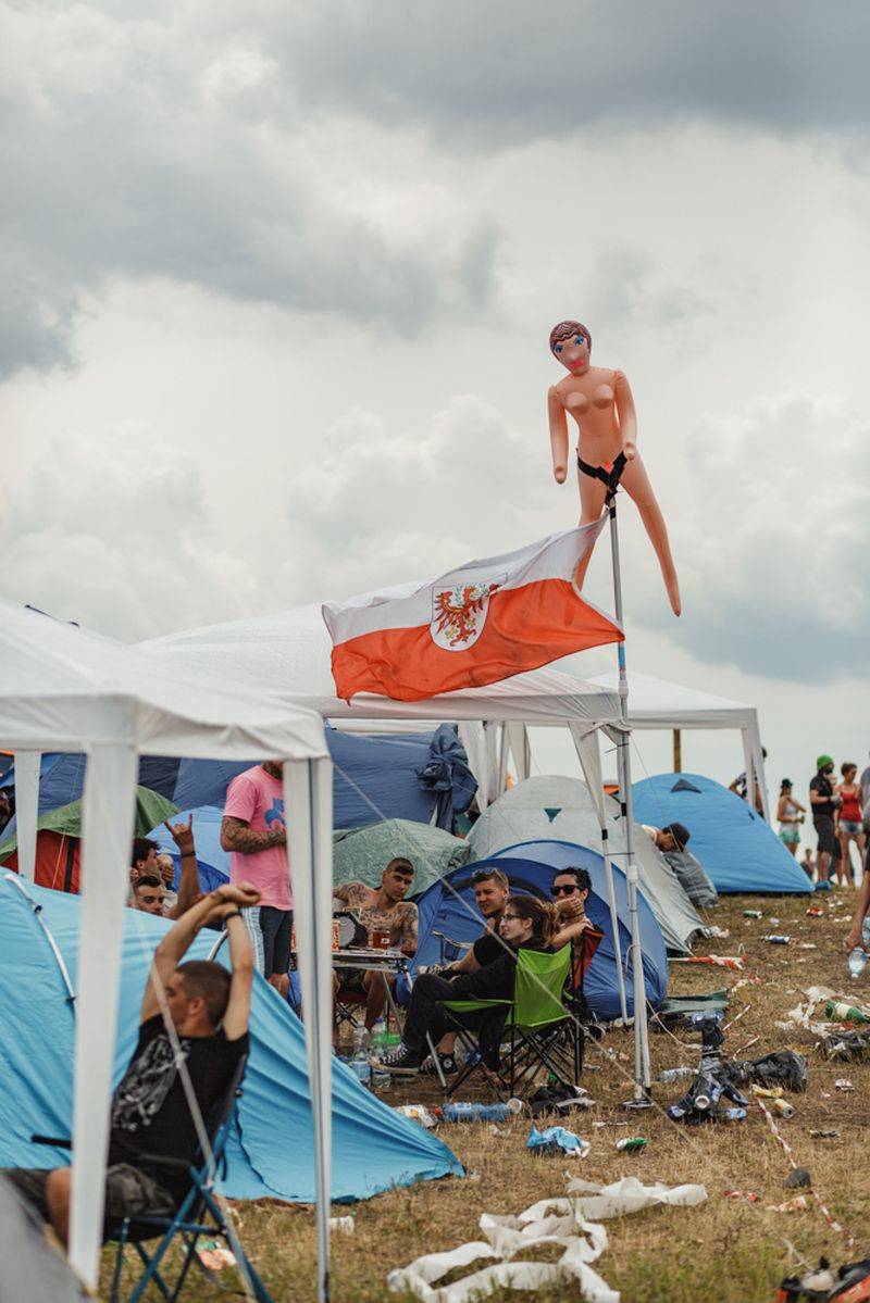 Nova Rock, den třetí - metalcorové hody se Sleeping With Sirens, objev Moose Blood a spojení Prophets Of Rage se System Of A Down