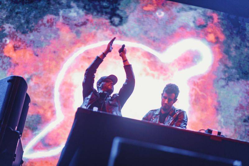 Nova Rock, den třetí - metalcorové hody se Sleeping With Sirens, objev Moose Blood a spojení Prophets Of Rage se System Of A Down