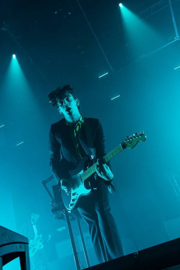 LIVE: Mistři image The 1975 zaujali Prahu i hudbou