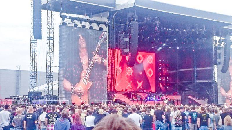 LIVE: Guns N' Roses v Praze aneb Rockoví mohykáni uctívají rockové mohykány