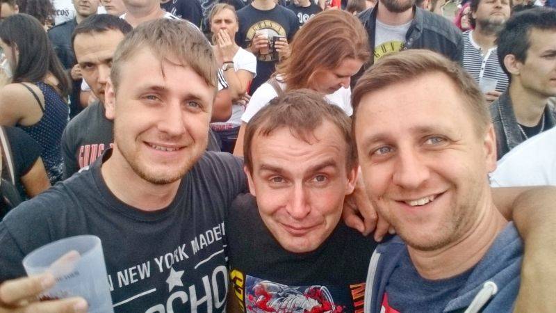 LIVE: Guns N' Roses v Praze aneb Rockoví mohykáni uctívají rockové mohykány