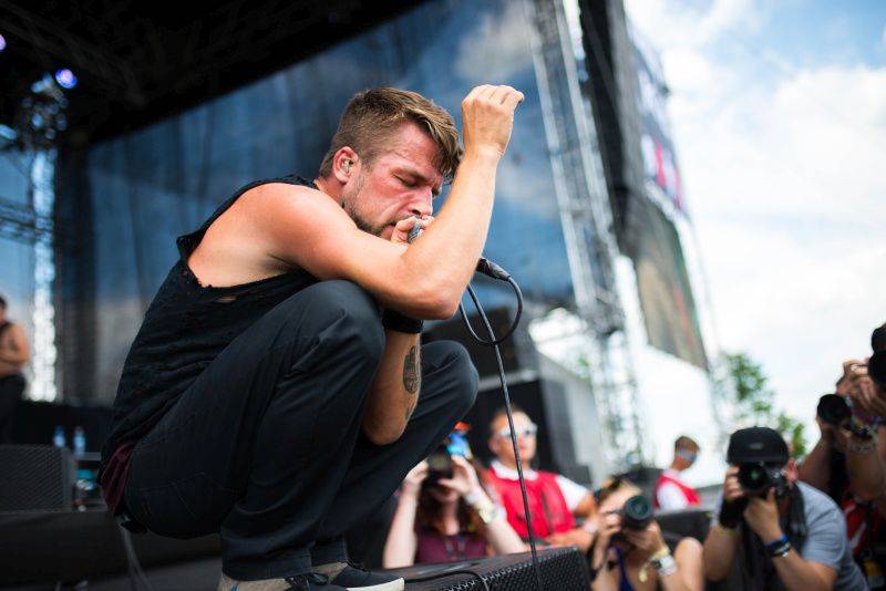 LIVE: Paramore se nezalekli ani deště, naživo jejich nový zvuk funguje