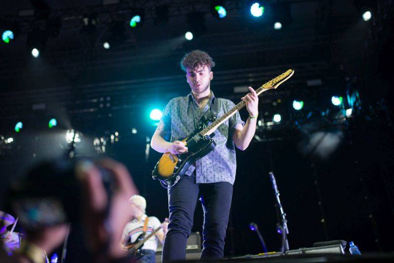 LIVE: Paramore se nezalekli ani deště, naživo jejich nový zvuk funguje