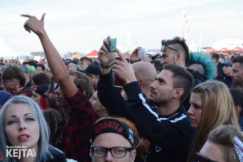 LIVE: Na Mighty Sounds bavili energičtí Gogol Bordello i česká žánrová špička