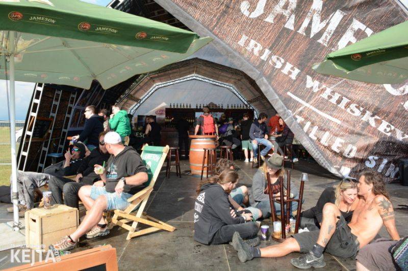 LIVE: Na Mighty Sounds bavili energičtí Gogol Bordello i česká žánrová špička