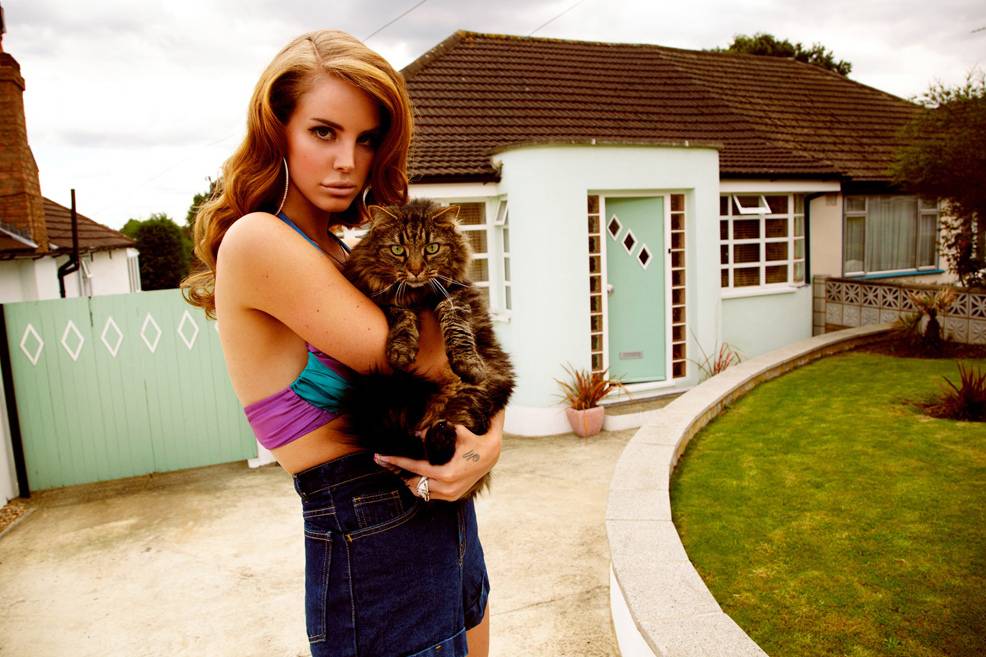 RECENZE: Lana Del Rey si na Lust For Life lebedí ve svém rybníčku. Jen občas pleskne rukou do vody