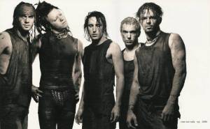 RECENZE: Nine Inch Nails na pokračování, děsivě klidní a temní