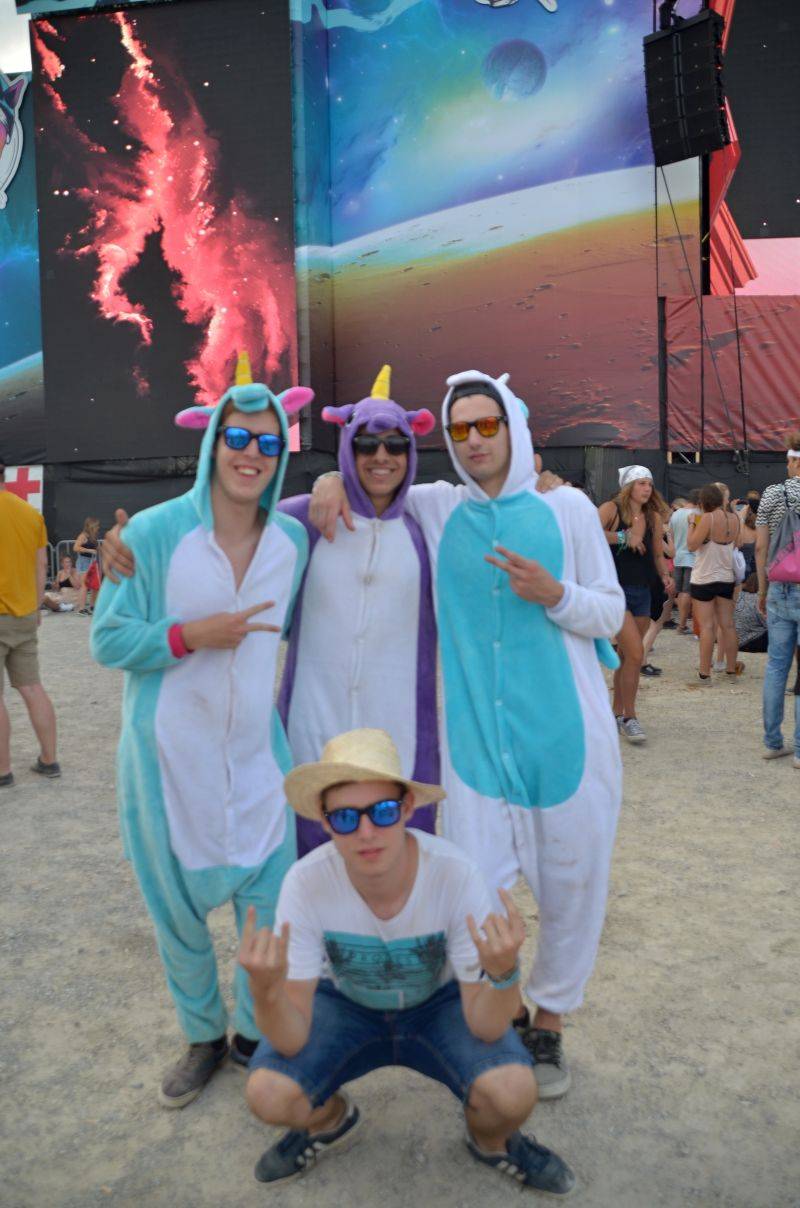 LIVE: The Offspring si na Frequency hráli na hasiče, objevem byl JP Cooper