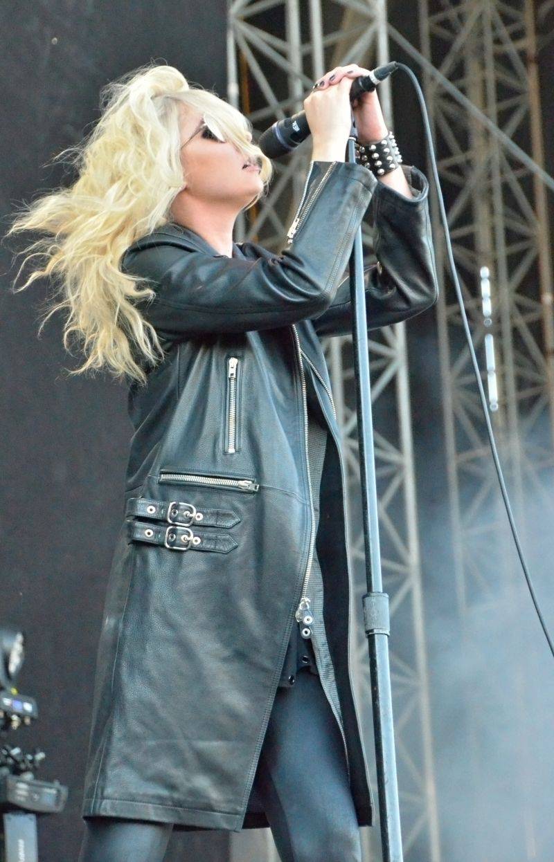 LIVE: The Offspring si na Frequency hráli na hasiče, objevem byl JP Cooper