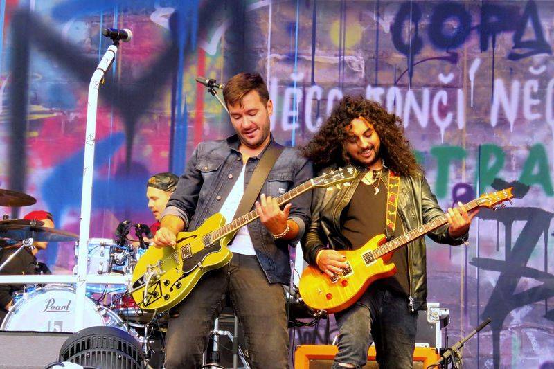 LIVE: Plzeňský Létofest přilákal stovky fanoušků, hráli Mandrage nebo Michal Hrůza 