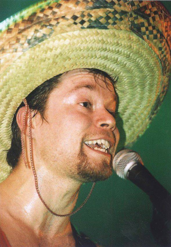 RETRO: S kapelou Kryštof na turné V siločarách - Richard Krajčo měnil barvy a převleky, hráli zahraniční hosté