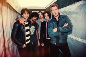 RECENZE: Queens Of The Stone Age korunu sundavat nemusejí, svou hudbu mají stále pevně v rukou