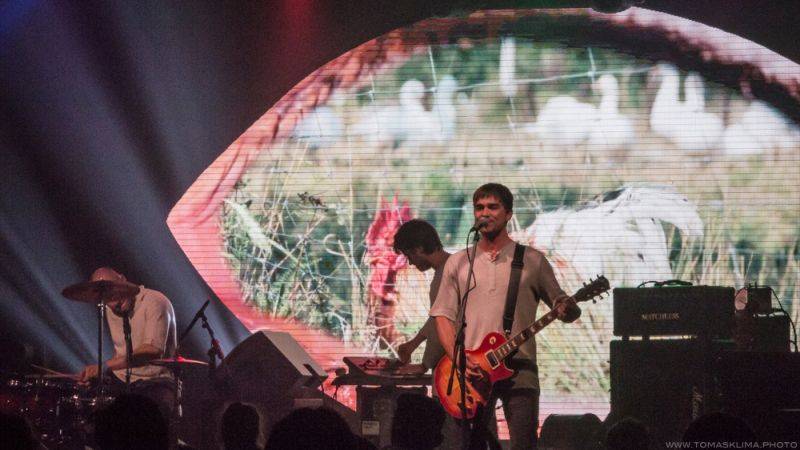 LIVE: Tomáš Klus napojil celou Pragovku, během koncertu oslavoval pravdu a lásku