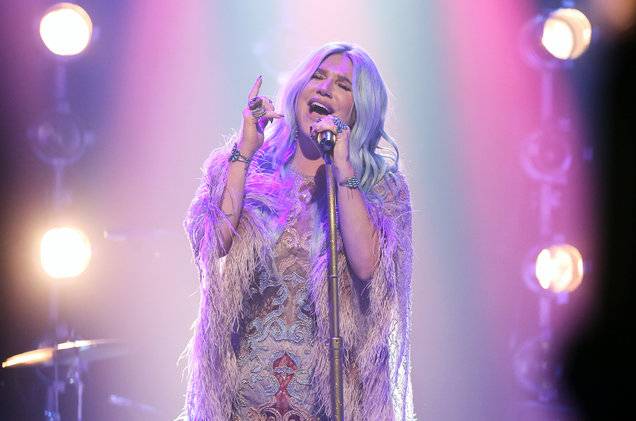RECENZE: Kesha na albu Rainbow končí s nenávistí