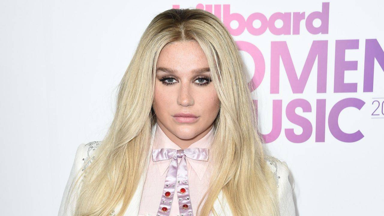 RECENZE: Kesha na albu Rainbow končí s nenávistí