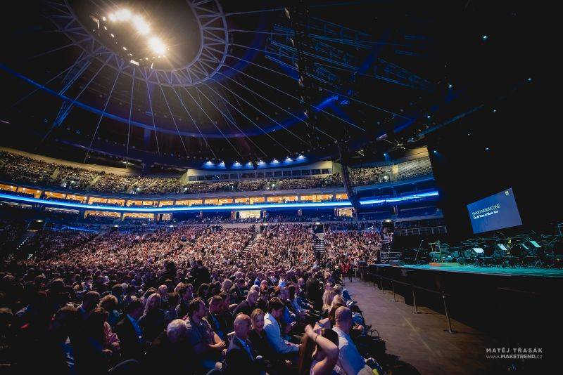 LIVE: Popáté a naposledy. Ennio Morricone se rozloučil s Prahou