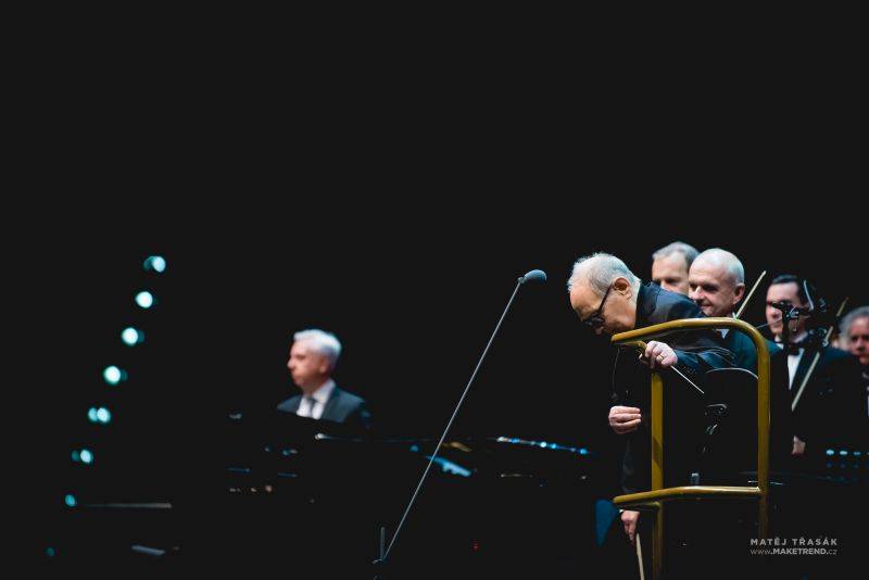 LIVE: Popáté a naposledy. Ennio Morricone se rozloučil s Prahou