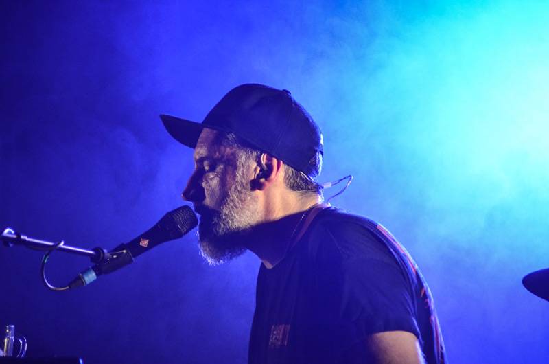 LIVE: Finkovy skladby zní jako padající kapky deště