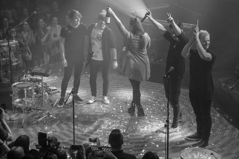 LIVE: Poetika a Mirai pokřtili desky, vedle skvělé hudby byl koncert plný emocí