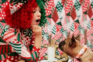  RECENZE: Sia má Vánoce každý den. Jsou nostalgické, ale i veselé a hravé