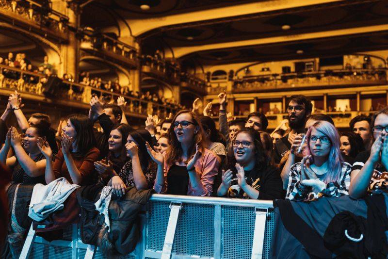 LIVE: Royal Republic dostáli svému jménu a předvedli královskou show