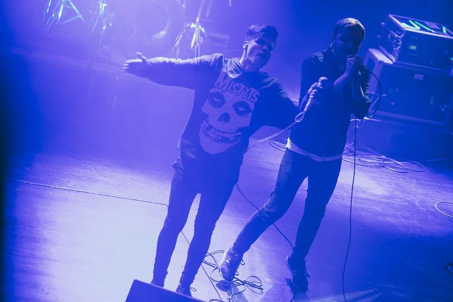 LIVE: John Wolfhooker dostali v zaplněné Akropoli fanoušky do kolen