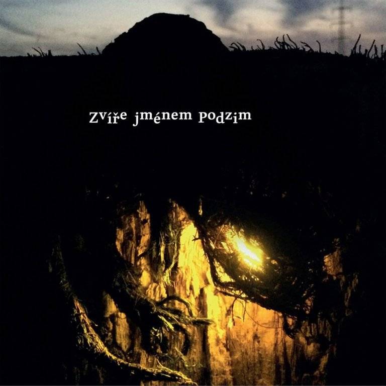 RECENZE: Zvíře jménem Podzim - o temnotě s nadějí a zábleskem světla