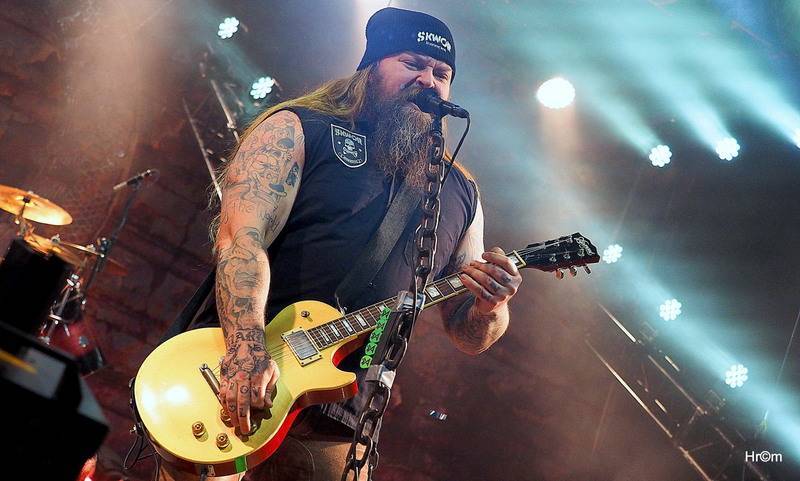 LIVE: Vyvolenej a dokonalej Škwor rozpálil plzeňské fanoušky