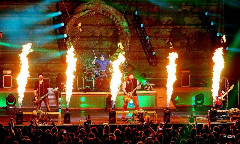 LIVE: Vyvolenej a dokonalej Škwor rozpálil plzeňské fanoušky