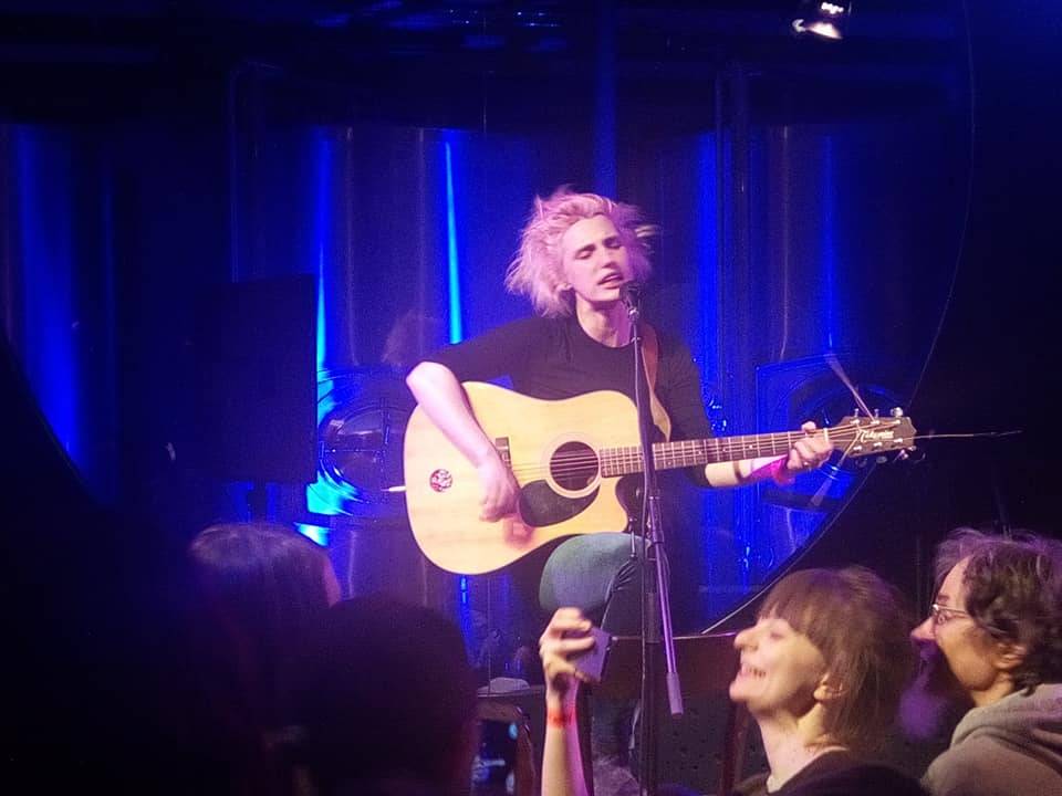 LIVE: Žižkovská noc vsadila na klubová esa i neokoukané tváře. Lákali Hentai Corporation, Zrní i Vypsaná Fixa