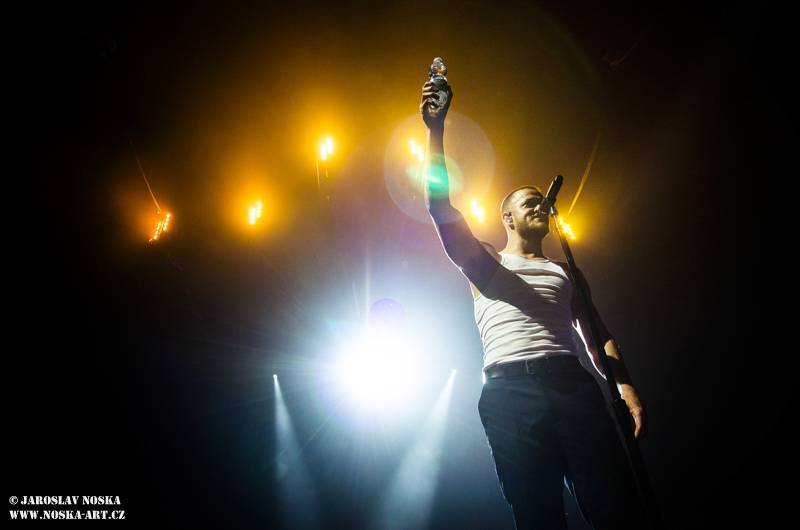 LIVE: Imagine Dragons zpět v O2 areně - energická show a nové hity