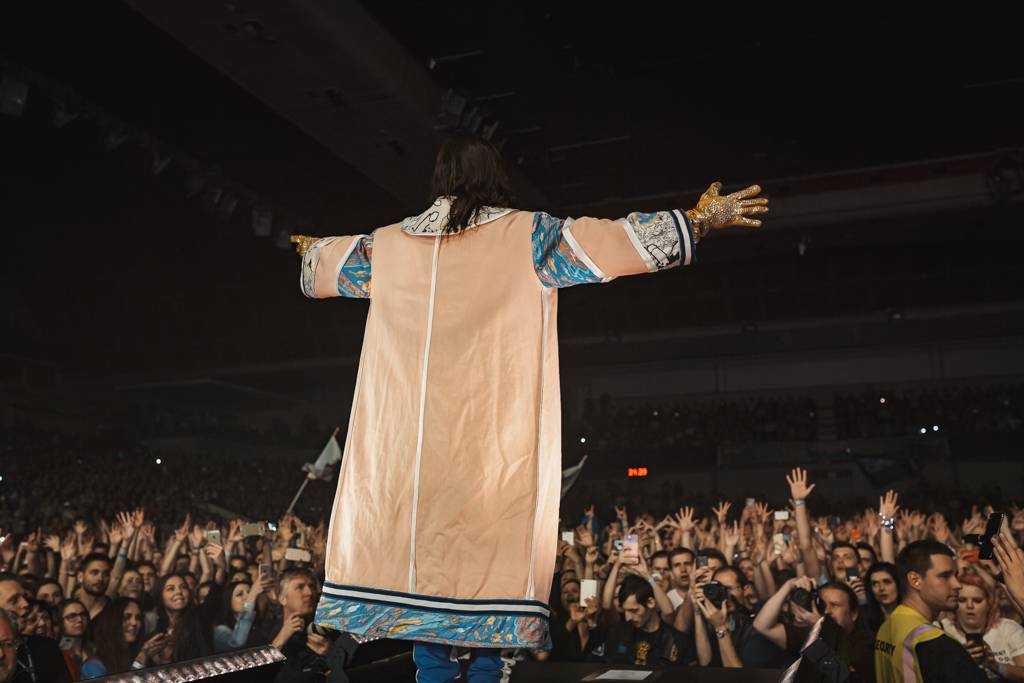 LIVE: 30 Seconds To Mars v Praze: Jared Leto jako novodobý Ježíš zklamal, kytarista nepřijel