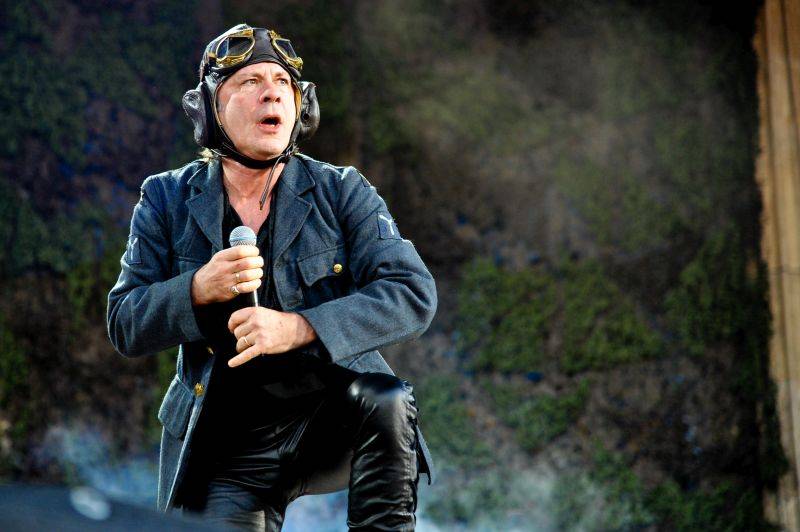 LIVE: Iron Maiden přivezli do Prahy hromadu rekvizit a pyrotechniky i dvouhodinovou nálož heavy metalu