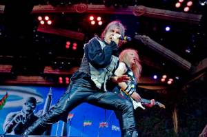 LIVE: Iron Maiden přivezli do Prahy hromadu rekvizit a pyrotechniky i dvouhodinovou nálož heavy metalu