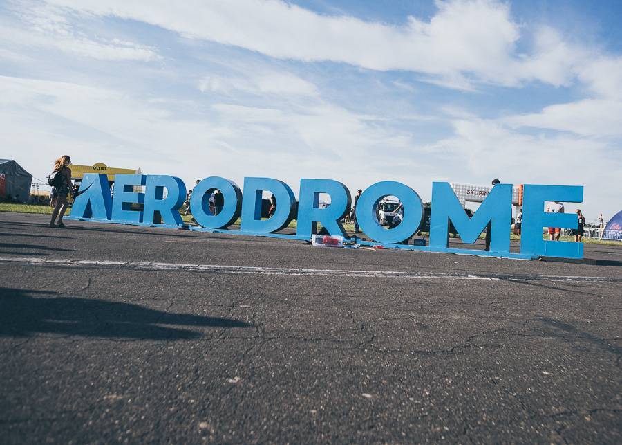 LIVE: Aerodrome festival - Druhý den strhli Stone Sour, Lana Del Rey se místo zpěvu podepisovala fanouškům