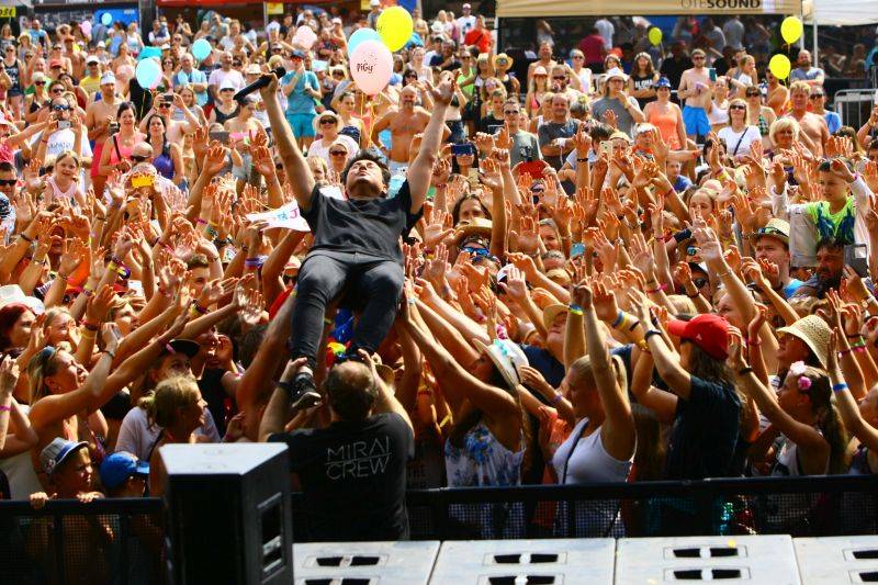 LIVE: Přehrady Fest vyplnil škvírku na našem festivalovém trhu