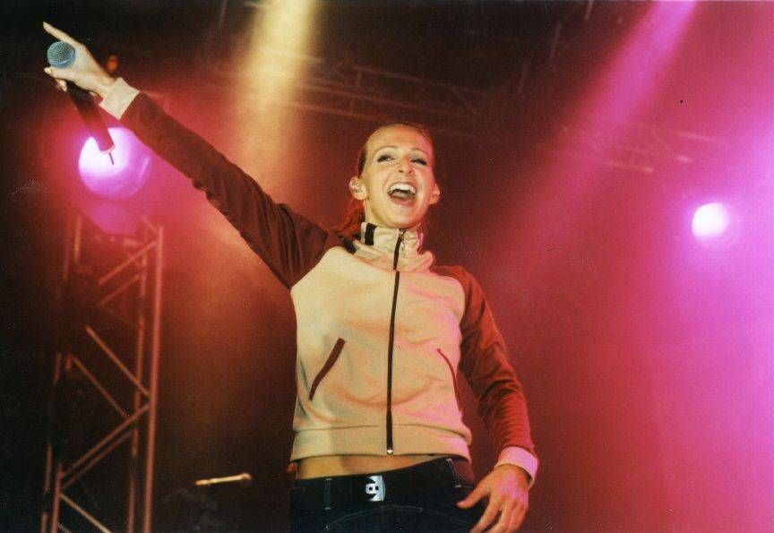RETRO: Guano Apes v roce 2000 poprvé v Praze - Sandra Nasic a spol. zakončili svou show hitem Lords Of The Boards