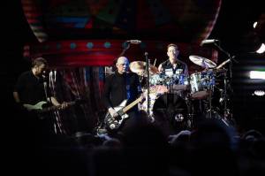 LIVE: Smashing Pumpkins v Praze potěšili fanoušky starými hity. Nové album naštěstí moc nehráli