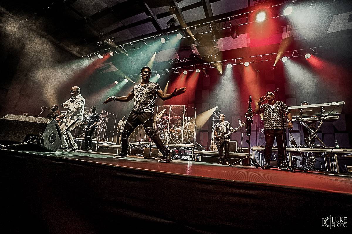 LIVE: Kool And The Gang roztančili Forum Karlín. Praha díky nim zažila funkový svátek