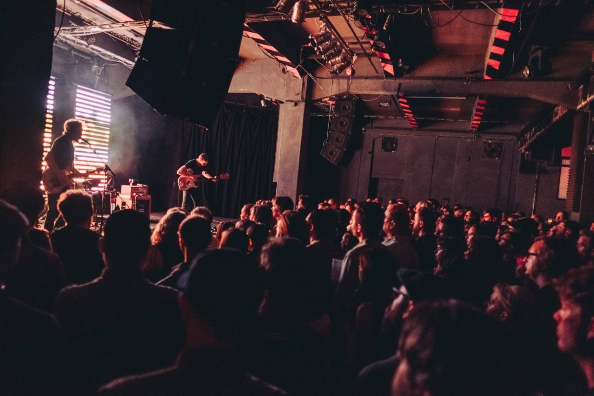 LIVE: Low přinesli svůj tichý alternativní rock do MeetFactory a uhranuli