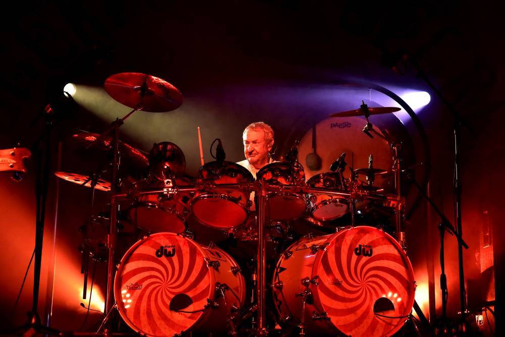 LIVE: Nick Mason s kapelou Saucerful of Secrets ukázali v Praze nový pohled na ranou tvorbu Pink Floyd