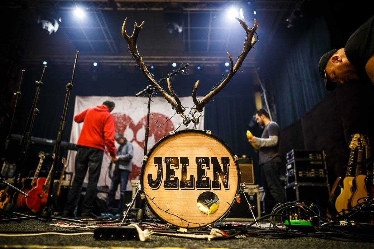 LIVE: Půlnoční vlak Jelena razantně zahoukal v ostravském klubu Garage